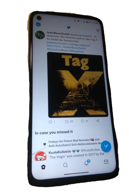 Bild eines Handys, Twitter ist offen auf dem Ende Gelände Account